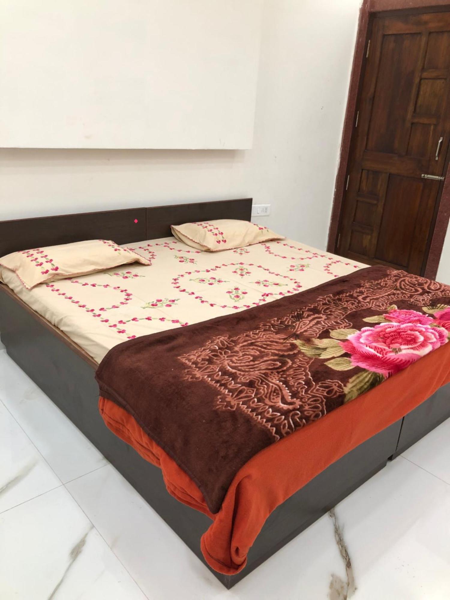 Ramaya Home Stay Waranasi Zewnętrze zdjęcie