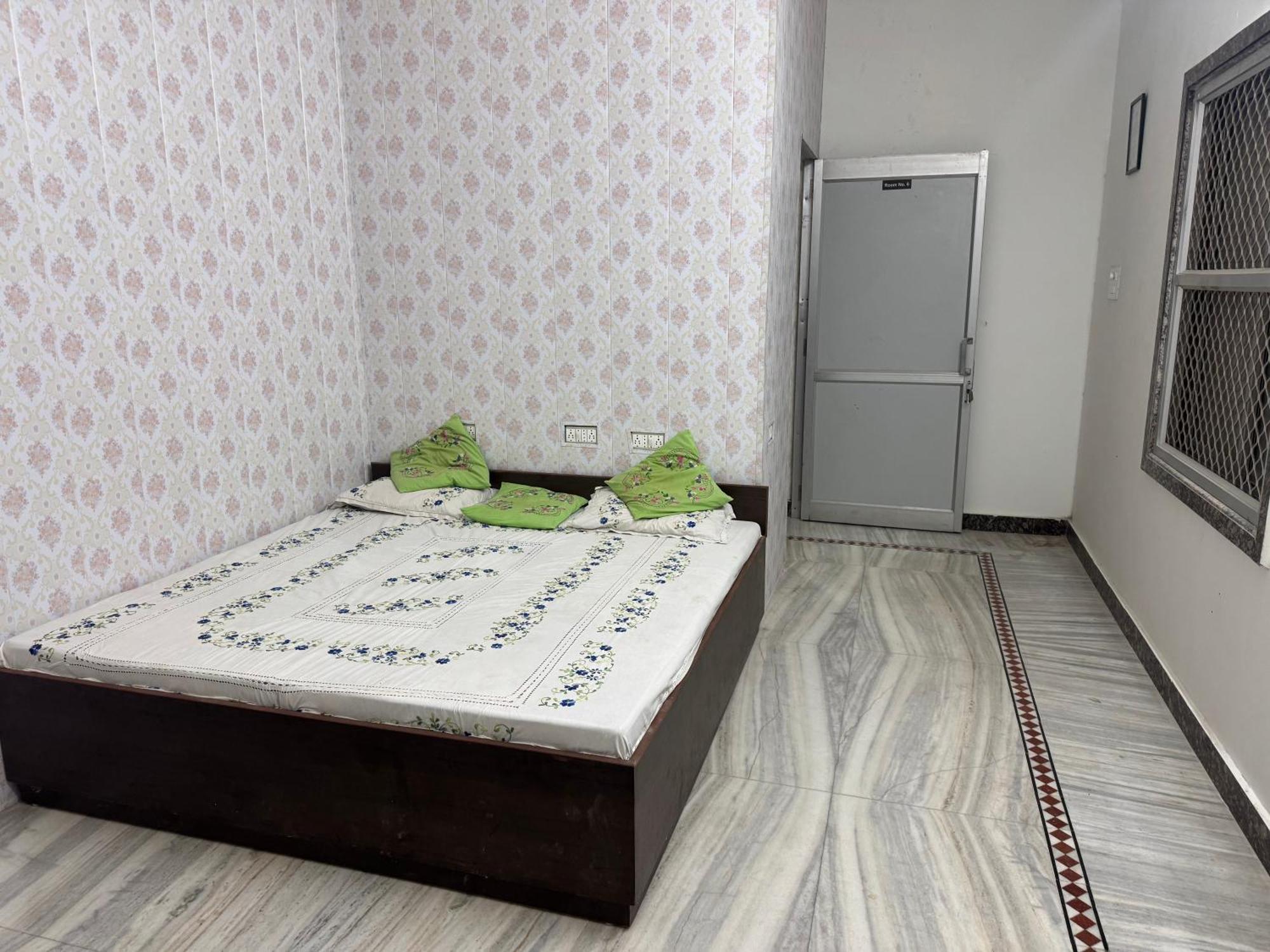 Ramaya Home Stay Waranasi Zewnętrze zdjęcie